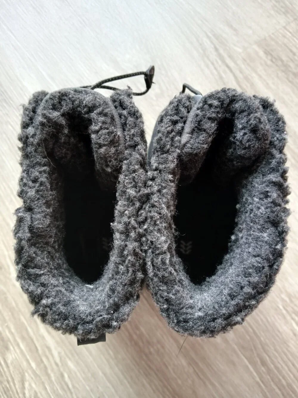NWOT ALL IN MOTION SIZE 2 BLACK GIRLS WINTER BOOTS!